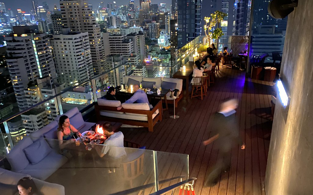 Spectrum Lounge & Bar in Bangkok