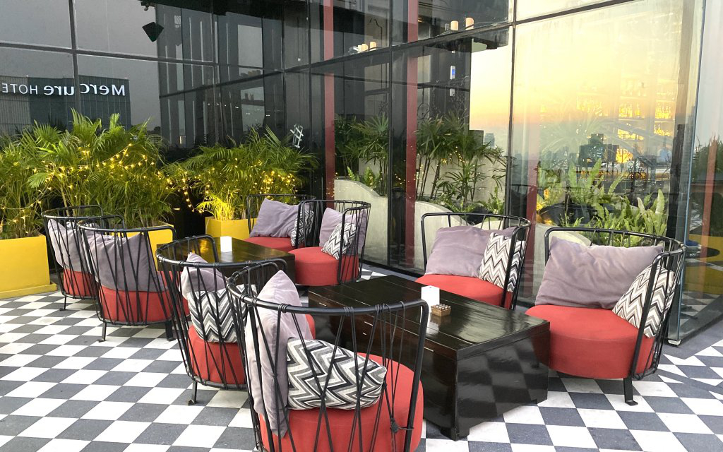 Mojjo Rooftop Lounge Bar in Bangkok