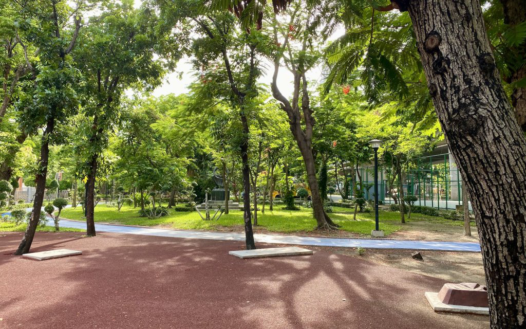 Suan Pa Chaloem Phrakiat Park in Bangkok
